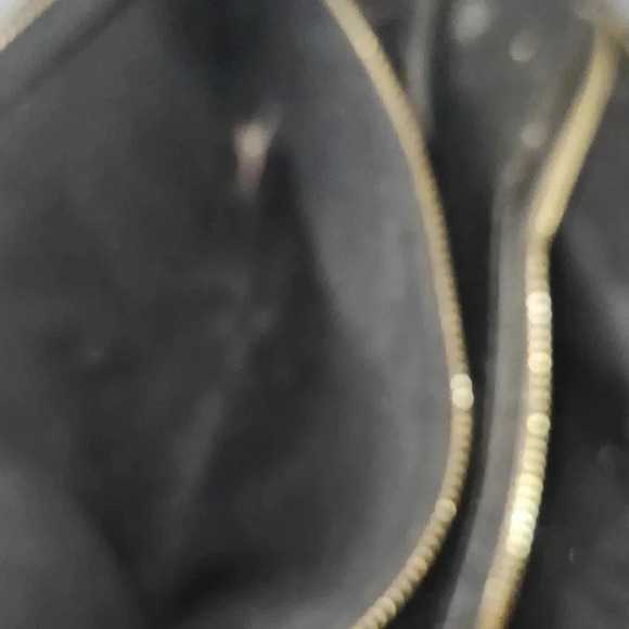 Black leather purse - Picture 2 of 4